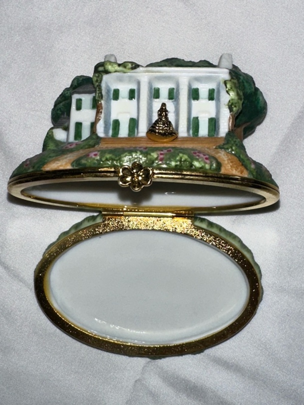 Gone with the Wind Trinket Box - “The Romance of Tara” Franklin Mint 1999 - Picture 4 of 12